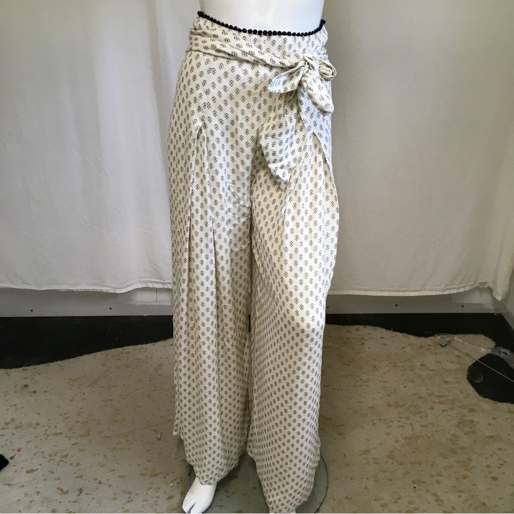 Revolve Tularosa Womens Patterned Adjustable Waist Tie Barbara Pants White Small - Picture 3 of 13